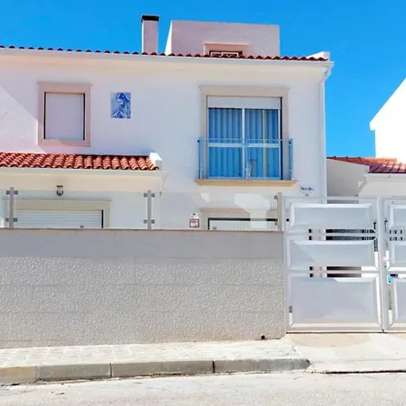 Dom wakacyjny Housebea *