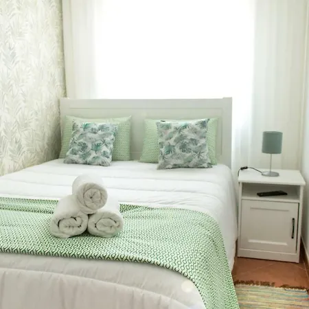 Housebea * Ναζαρέ